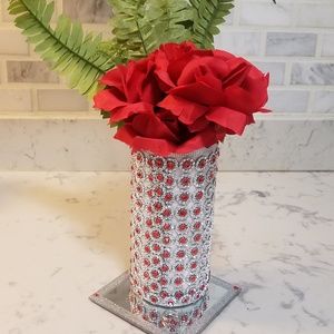 GLAMOROUS VASE